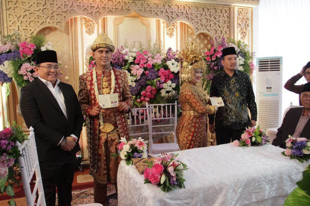 Sari dan Iko Resmi Lepas...