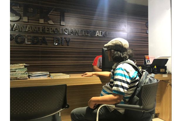 Dipukuli Orang Tak Dikenal,...