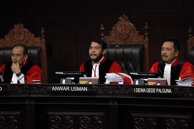 MK Gelar Sidang Putusan...