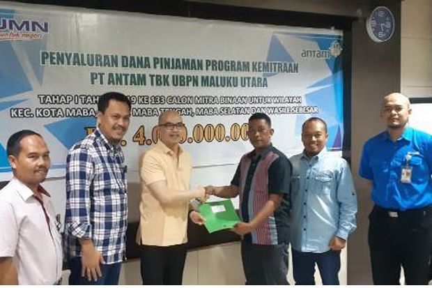 Bantu UKM, Antam Salurkan...
