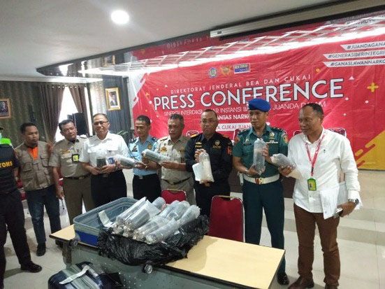 Bea Cukai Juanda Gagalkan...