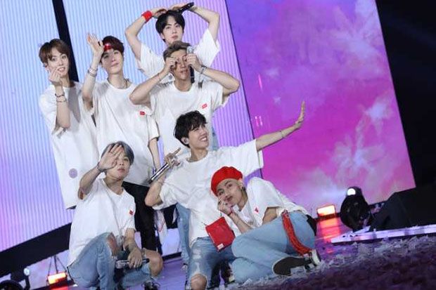 BTS Rilis Film Bring...