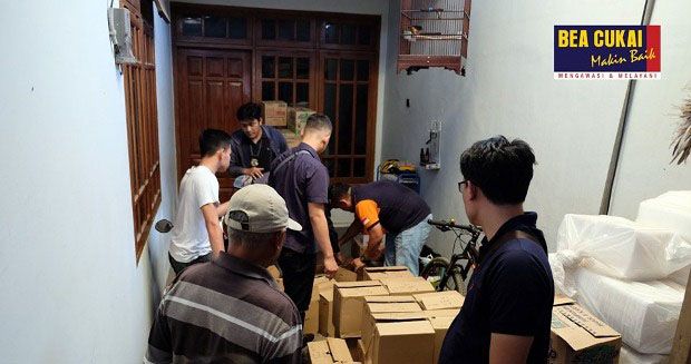 Gempur Rokok Ilegal,...