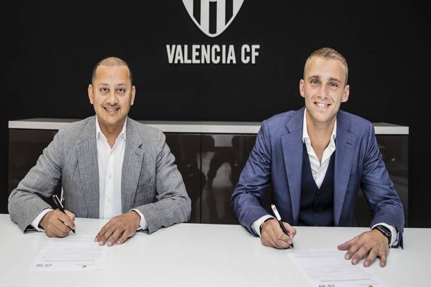 Jasper Cillessen Resmi...