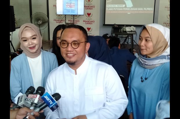 Gelar Nobar, Prabowo-Sandi...