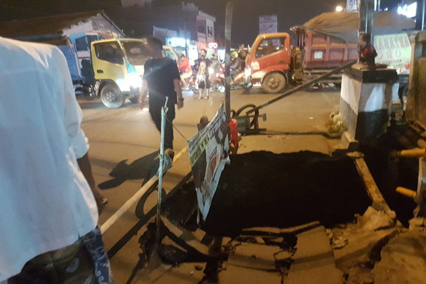 Jalan Raya Sawangan...
