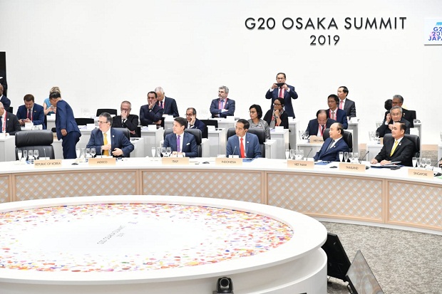 Shinzo Abe Temui Jokowi...