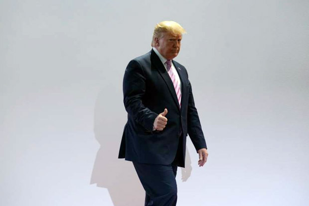 Lewat Twitter, Trump...
