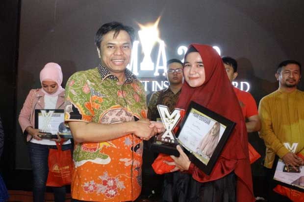 Dokter Muda Cantik Ini...