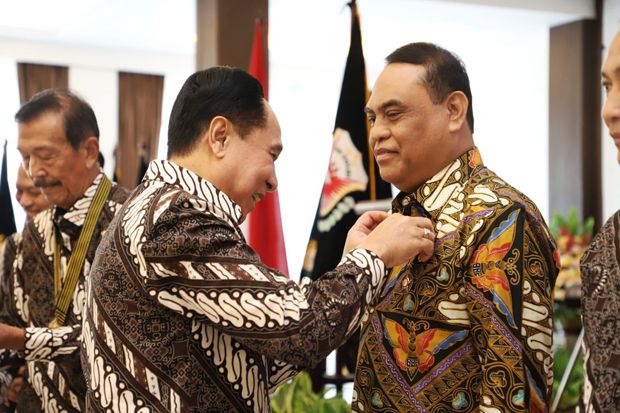 Mantan Wakapolri Syafruddin...