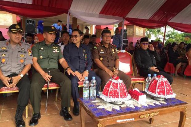 Bupati Pasangkayu Pimpin...