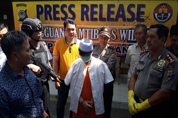 Langgar Pantangan, Gadis...