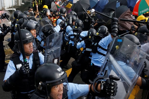 Demo Anti-China Sambut...