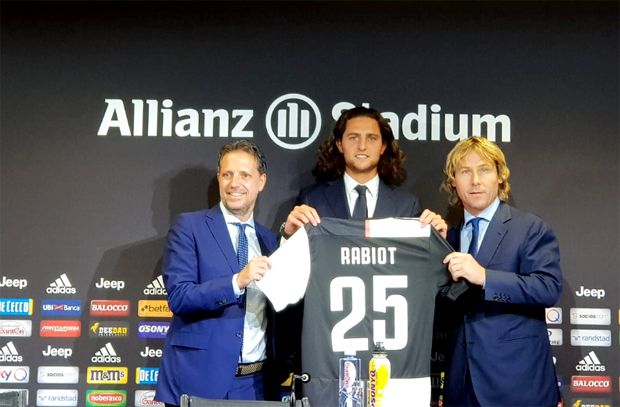 Resmi Gabung Juventus,...