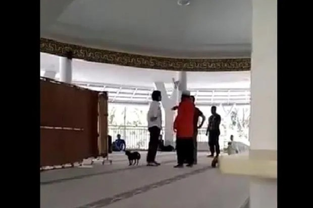 Kasus Perempuan Bawa...