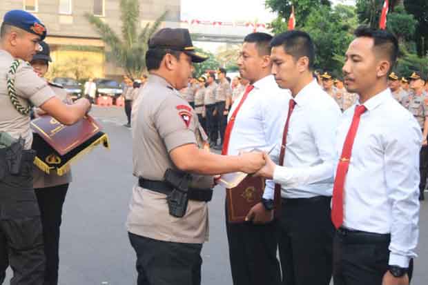 Ungkap Kasus Menonjol,...