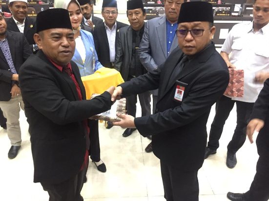 Bupati Agus Ambo Djiwa...