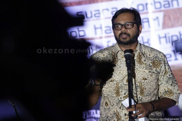 Chuck Dituntut 5 Tahun,...