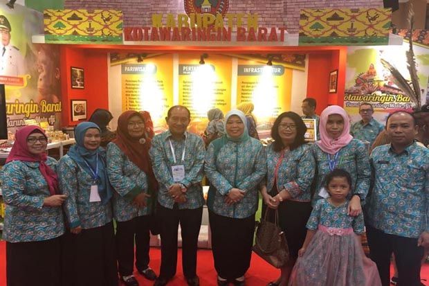 Bupati Kobar Nurhidayah...
