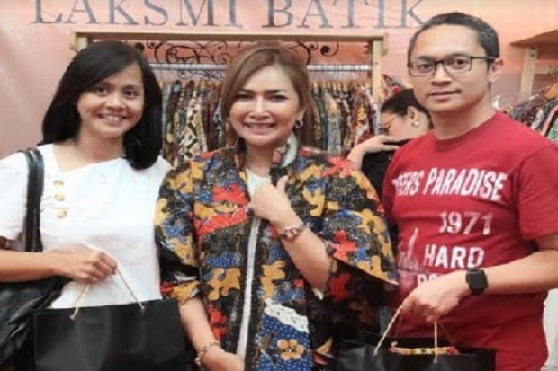 Taty Kreasikan Batik...