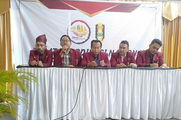 Redakan Tensi Politik,...