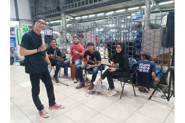 Penumpang KRL Berharap...
