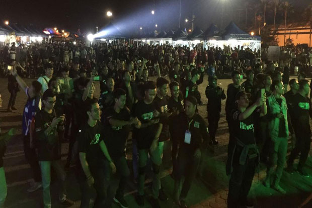 Warga Palembang Serbu...