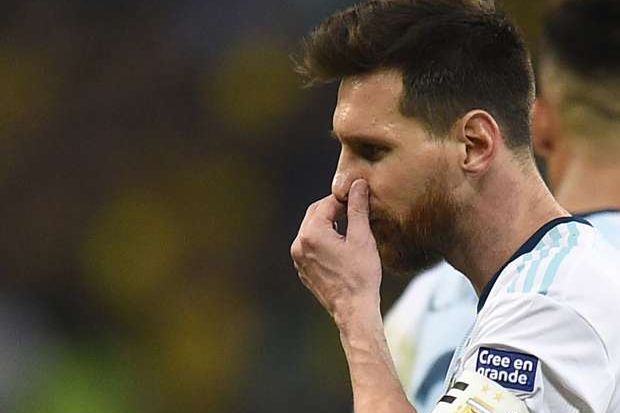 Lionel Scaloni : Kartu...