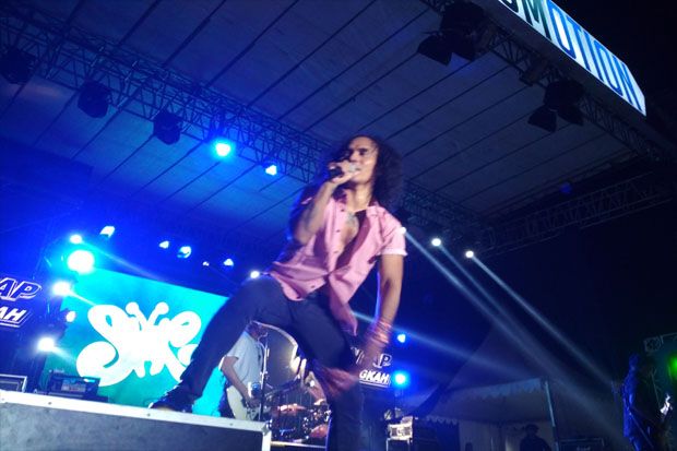 Slank Bius Ribuan Penonton...