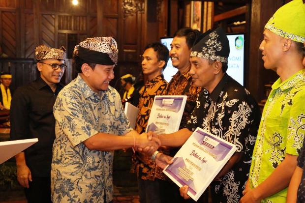 Sektor Pariwisata Dorong...