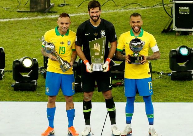 Pemain Brasil Borong...