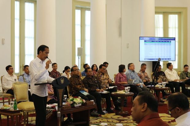 Buka Sidang Kabinet,...