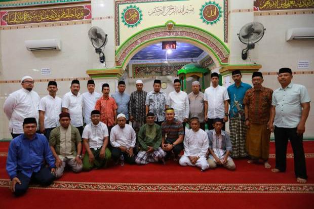 M Iqbal Salat Subuh...