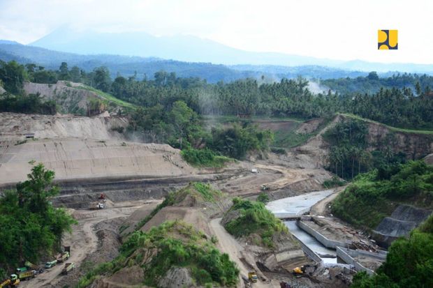 PUPR Bangun Dua Bendungan...