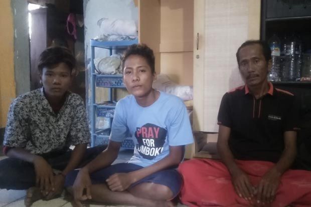 Kapal Tenggelam Diterjang...