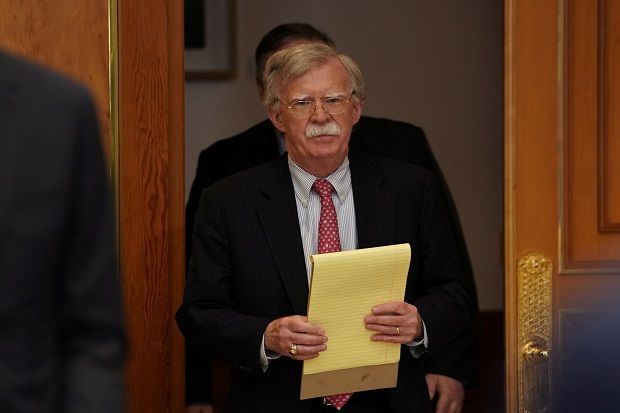 Bolton: Tekanan Terhadap...