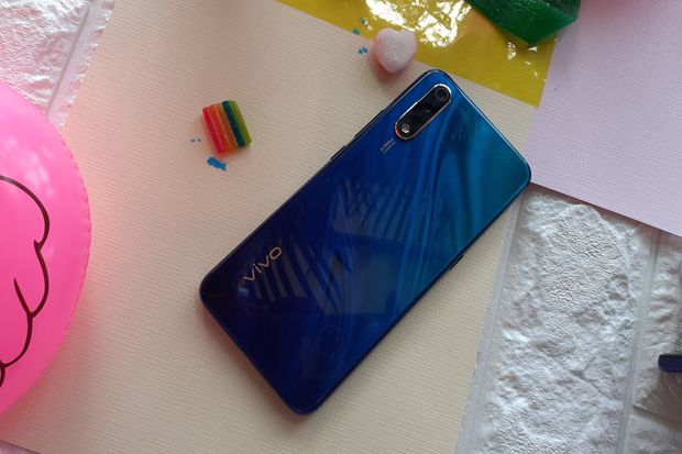 Vivo Resmi Mengenalkan...