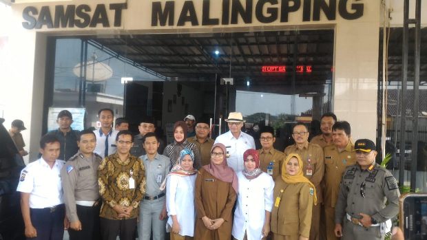 Pantau UPT Samsat Satu...