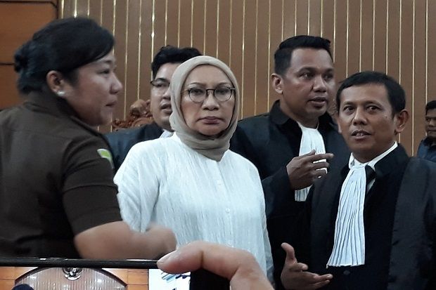 Ratna Sarumpaet Divonis...