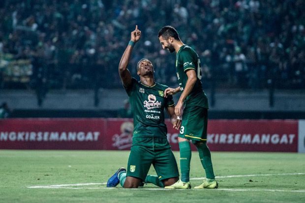 Persebaya Serbu PSS...