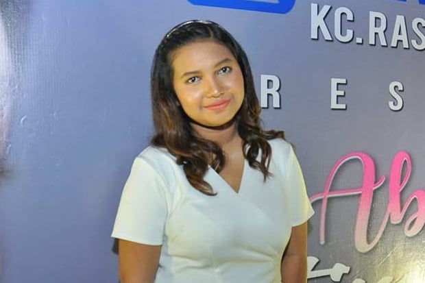 Dengan Istimewa, Abigail...