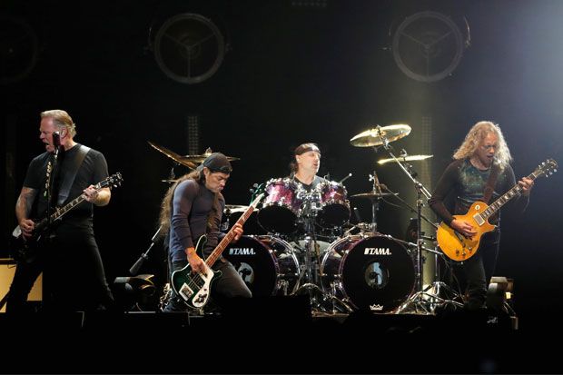 Sukses Tur, Metallica-GNR...