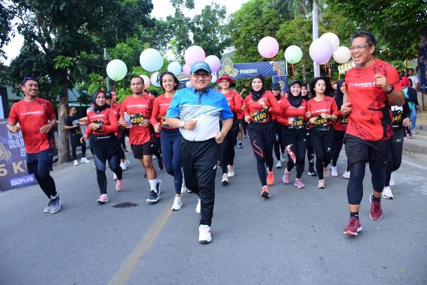 Putri Indonesia Lari...