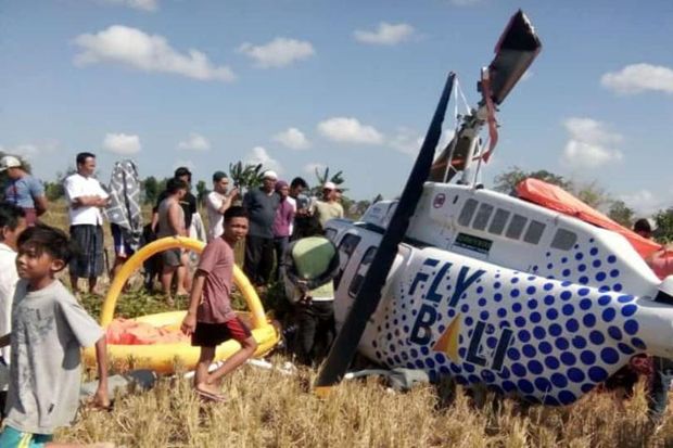 Helikopter Jatuh di...