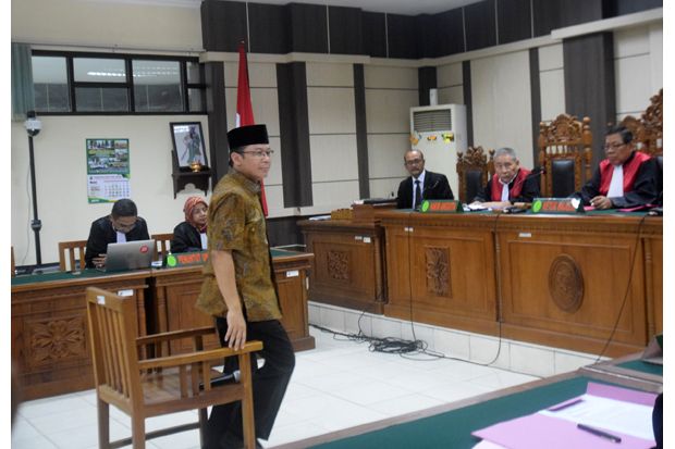 Divonis 6 Tahun Penjara,...