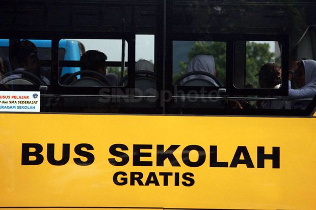 176 Bus Sekolah Layani...