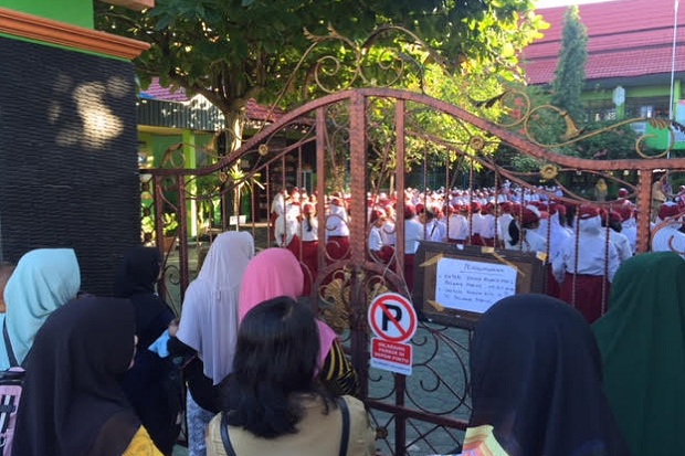 Hari Pertama Masuk Sekolah...