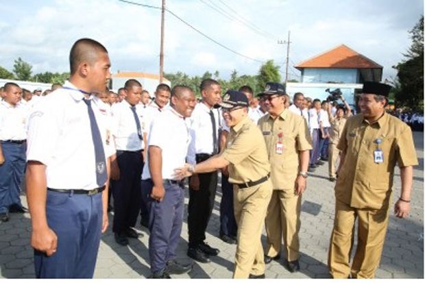 Hari Pertama Masuk Sekolah...