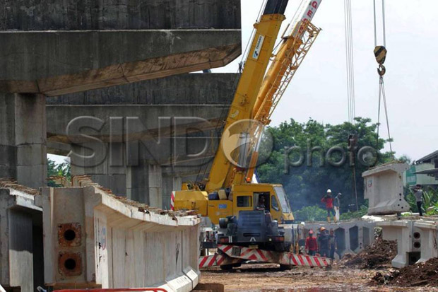 Pengerjaan Tiang Tol...