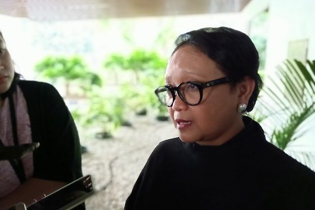 Menlu RI-Singapura Bahas...